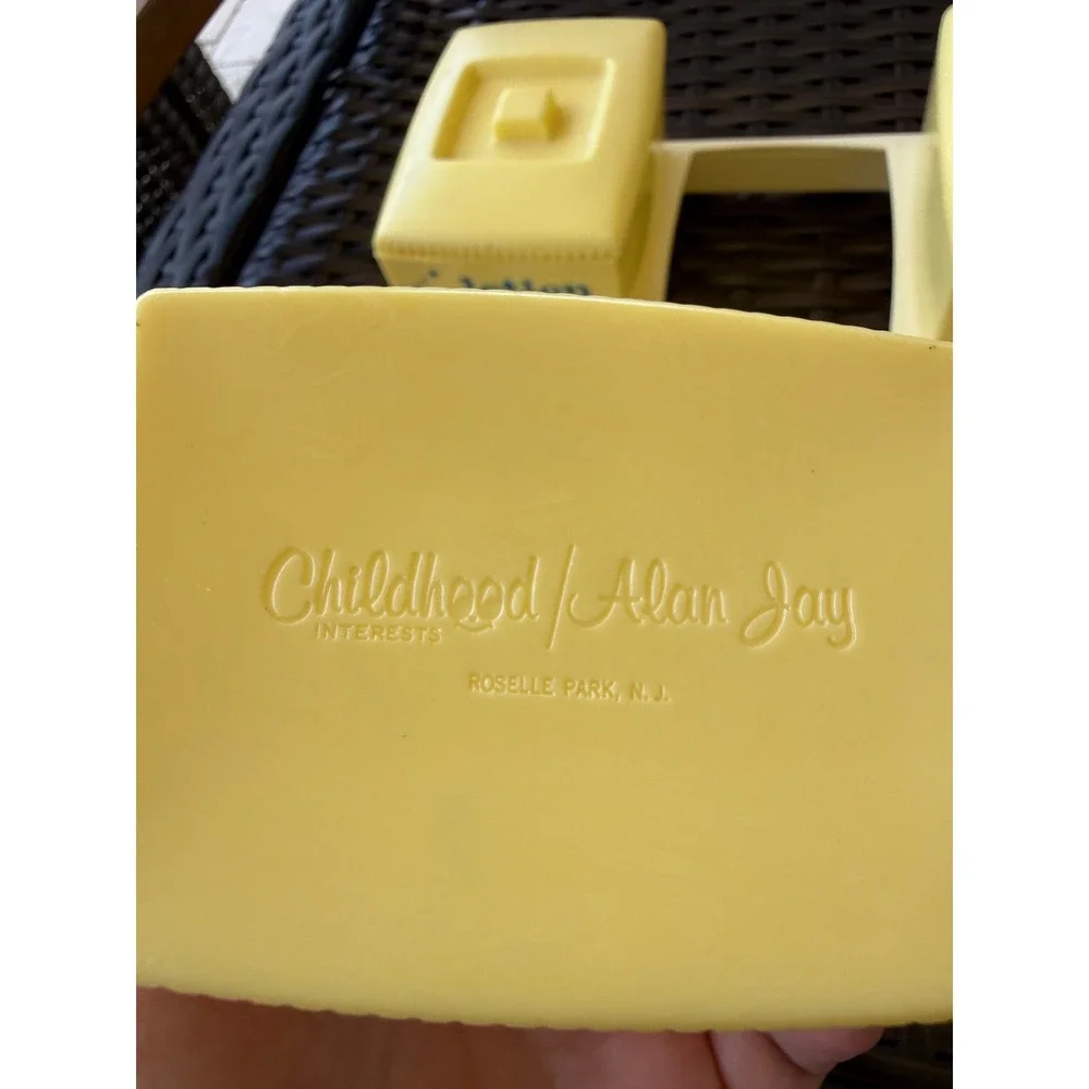 Vintage Alan Jay Childhood Interests Nursery Organizer Yellow Plastic Cherub Set